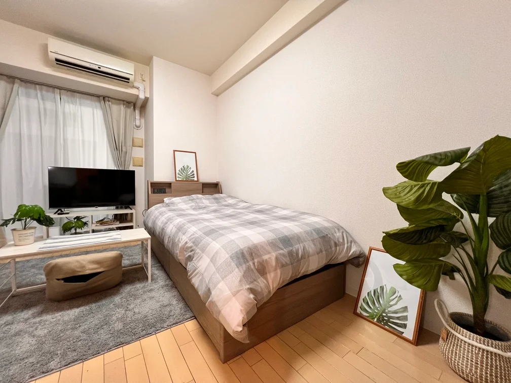 ローテーブルもあり、おくつろぎいただけます。