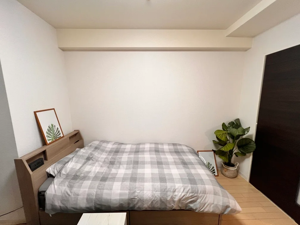 ベッドを設置しても広々としています。