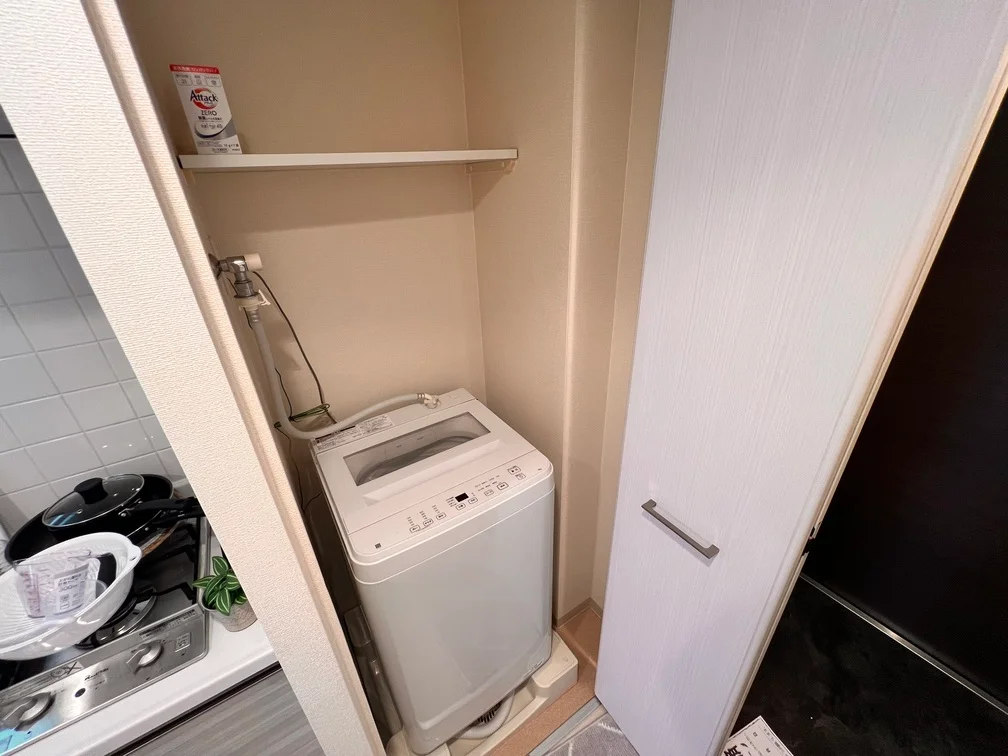 洗濯機・洗剤も設置されています。