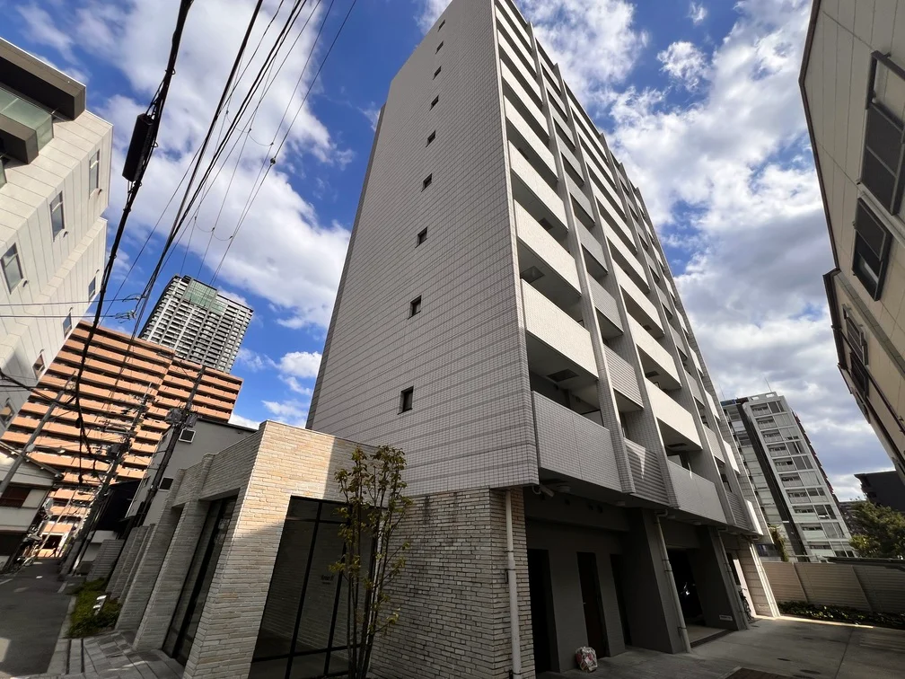 白を基調とした高級感あふれる外観です。