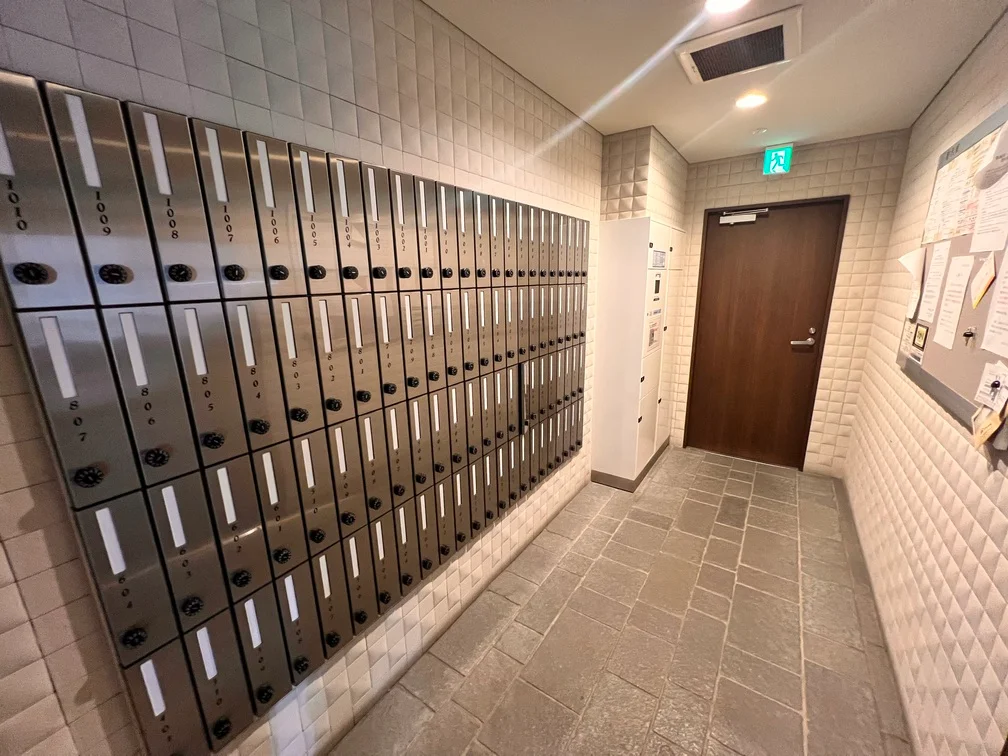 宅配ボックスもございます。