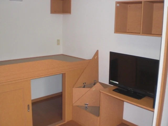 １Ｆ　フローリング　２Ｆ　カーペット