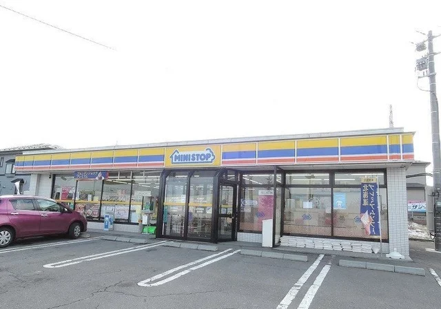 ミニストップ八戸ニュータウン店まで1100m
