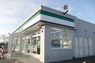 ファミリーマート北白山台店まで100m