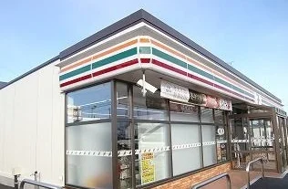 セブンイレブン八戸糠塚店まで300m