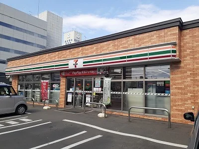 セブンイレブンまで450m