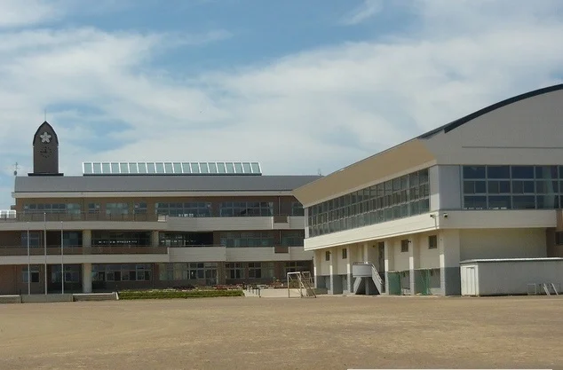 久慈小学校まで700m