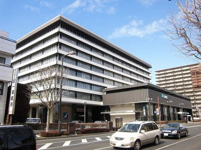 足利銀行本店まで210m