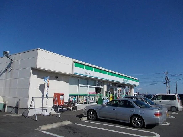 ファミリーマート宇都宮下小倉店まで700m