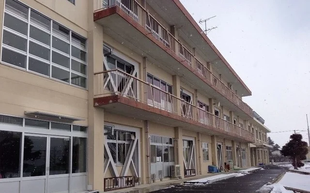 福島市立湯野小学校まで250m