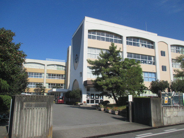 若松原中学校まで130m
