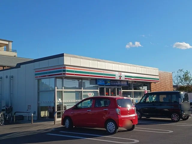 セブンイレブン　平須町店まで700m