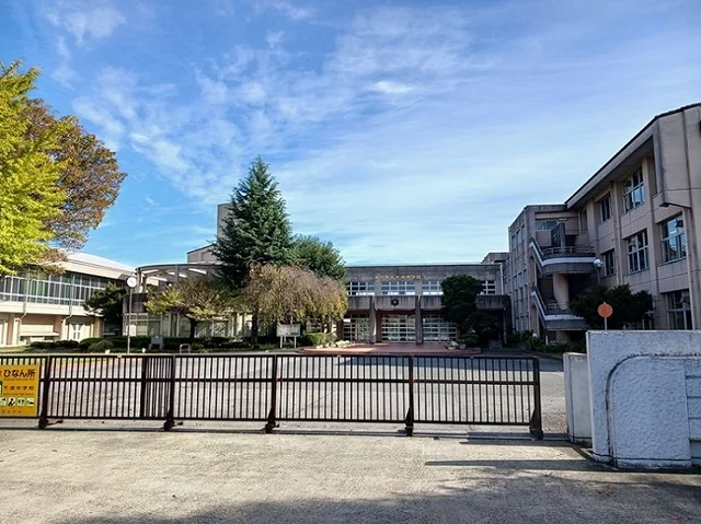 千波中学校まで1100m