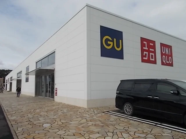 ユニクロ　元吉田店まで550m