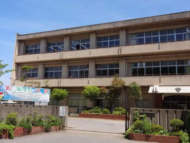 市原市立市原中学校まで300m