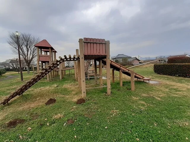 中根ふれあい公園まで350m