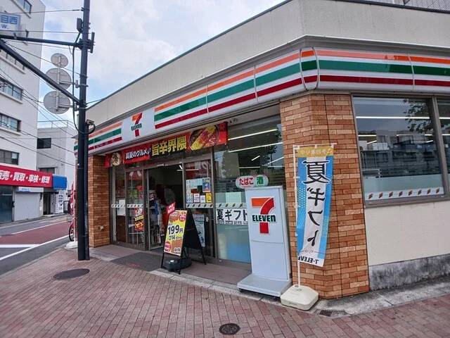 セブンイレブンまで721m