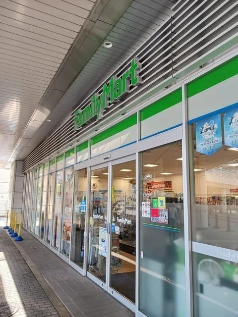 ファミリーマートまで800m