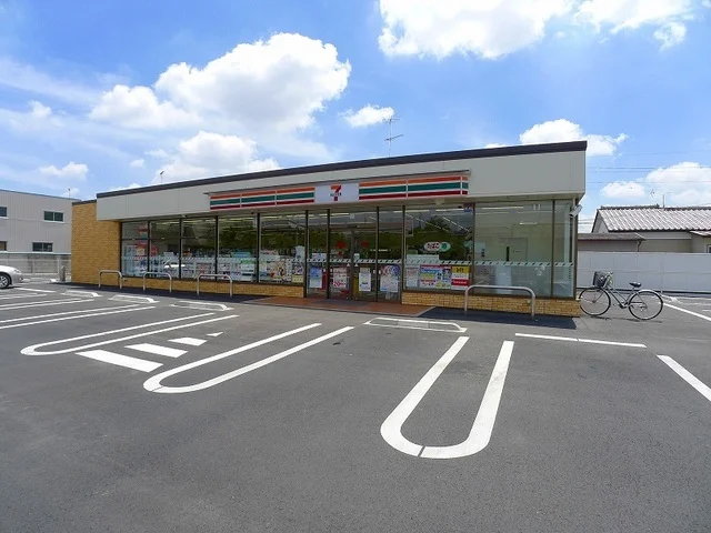セブンイレブン太田市岩瀬川町店まで300m