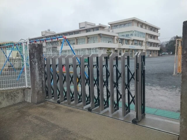 高崎市立中川小学校まで650m