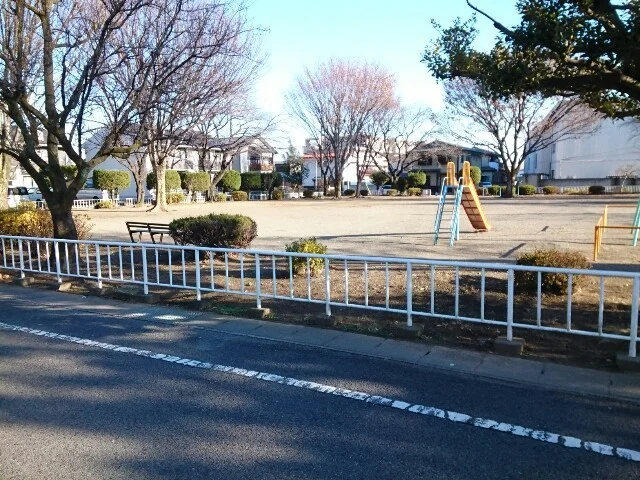 片岡第２号児童公園まで350m