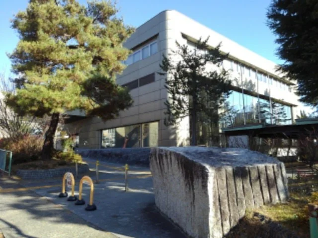 長野市立長野図書館まで1400m