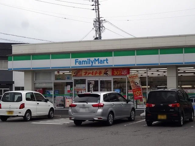 ファミリーマート松本木工団地店まで900m
