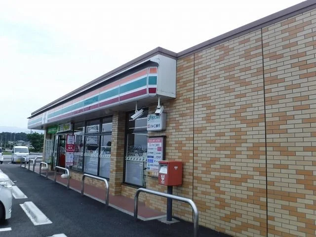 セブンイレブン  堀金烏川店まで300m