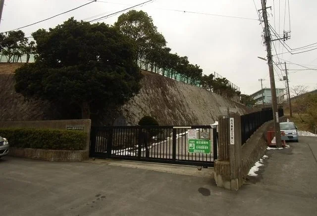 国府中学校まで350m