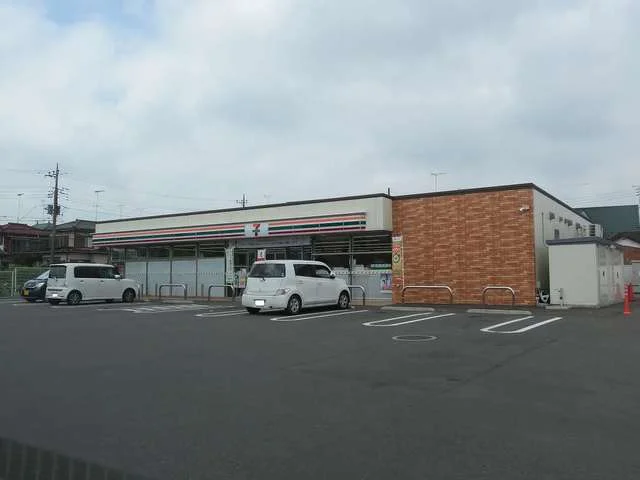 セブンイレブンまで1100m