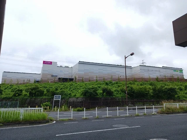 イオン八王子滝山まで2200m