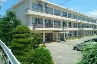 塩津小学校まで1700m