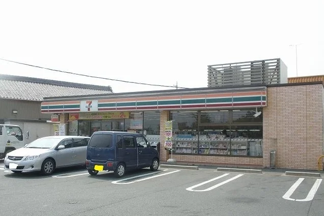 セブンイレブン豊川インター店まで1000m