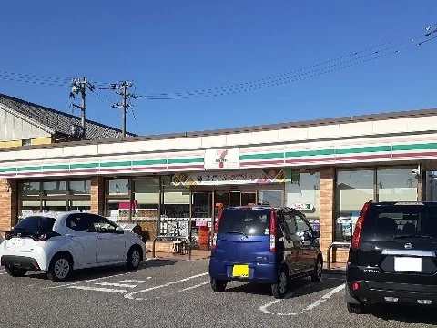 セブンイレブン婦中上田島店まで600m