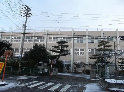 黒埼中学校まで500m