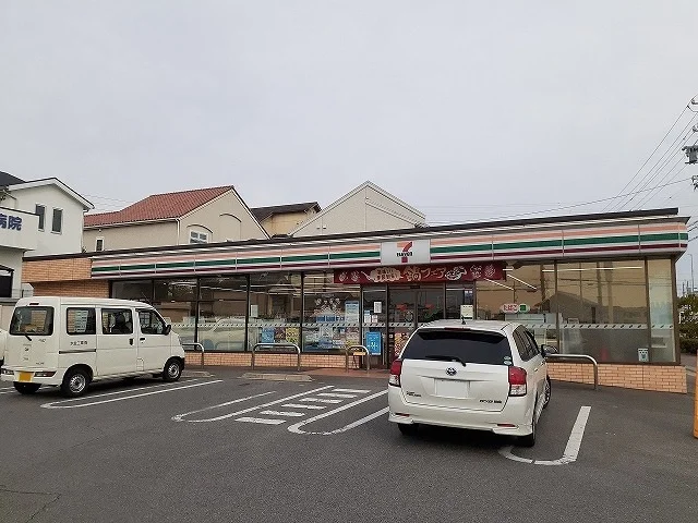 セブンイレブンまで720m