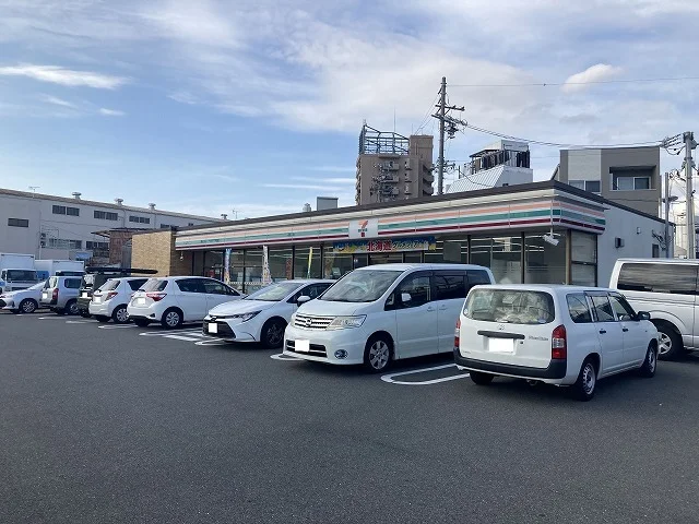 セブンイレブンまで230m