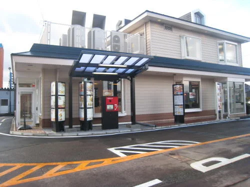 マクドナルド ８号線福井店まで350m