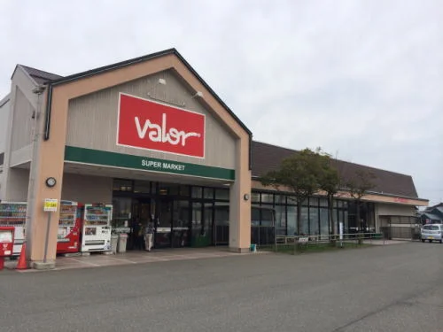 バロー 金津店まで300m