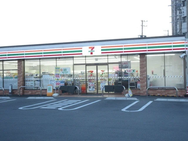 セブンイレブン松阪荒木町店まで900m