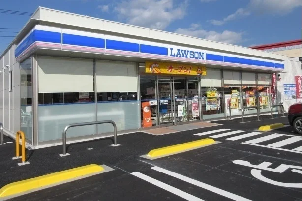 ローソン伊勢御薗店まで270m