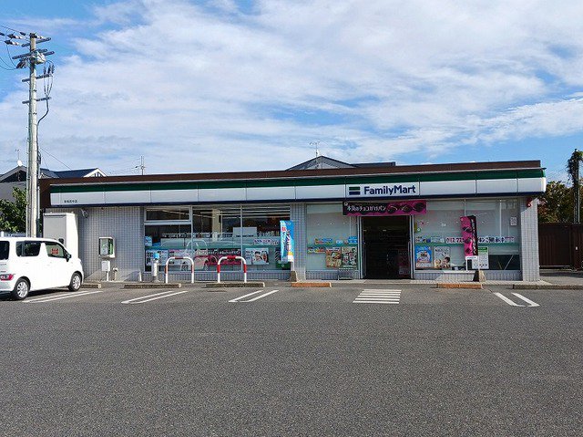 ファミリーマート西今店様まで790m