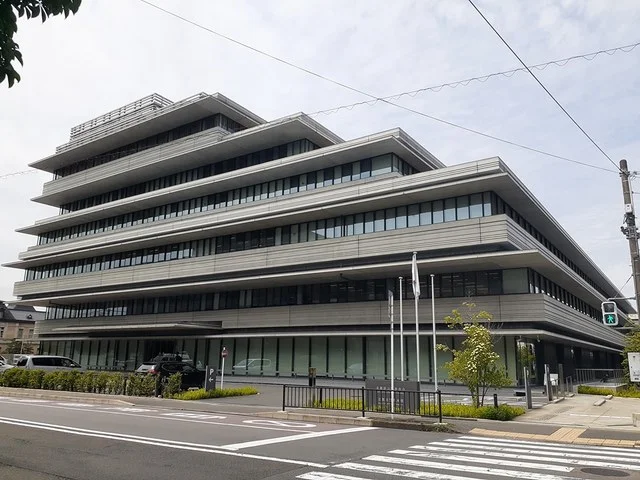 京都府警察本部まで523m