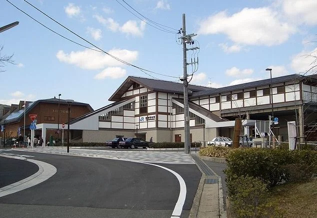 JR嵯峨嵐山駅まで1570m