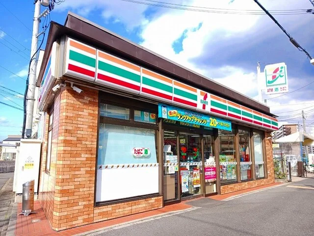 セブンイレブン 京都向島ニューまで600m