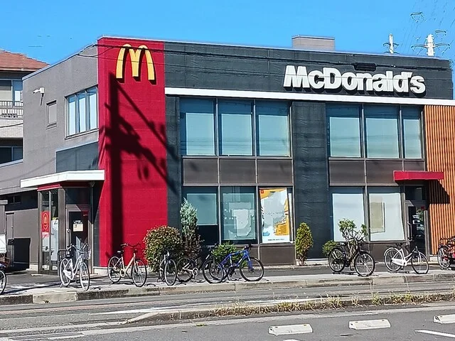 マクドナルドまで250m