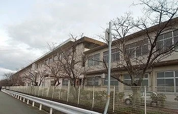 姫路市立網干中学校まで550m