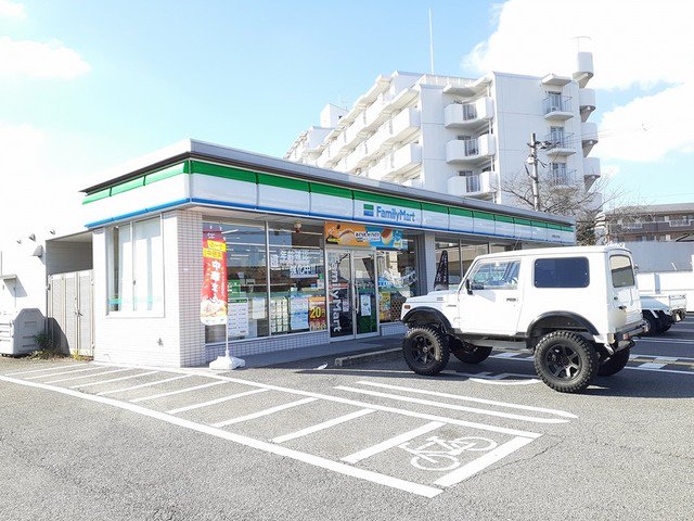 ファミリーマート狭山半田店まで395m
