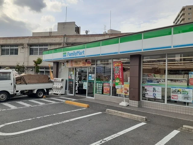 ファミリーマート菊水通二丁目店まで450m