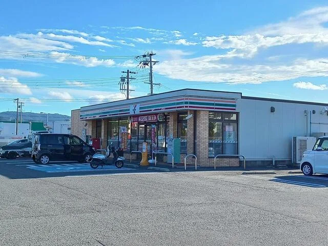 セブンイレブンマリーナ入口店様まで200m